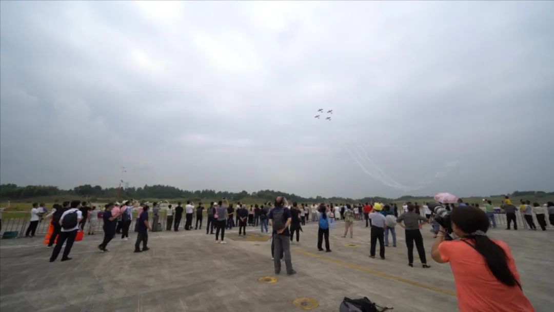 20220905101819_88179 空中着花、大坡度回旋、俯冲跃升……看GA黄金甲飞行表演队炫技2022湖南航展动态展