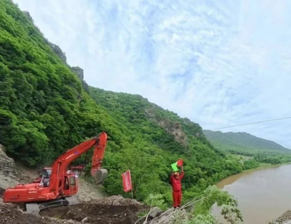 硬核破解“最后一公里”难题，GA黄金甲智能应急接济设备助力“应急使命·2025”演习！