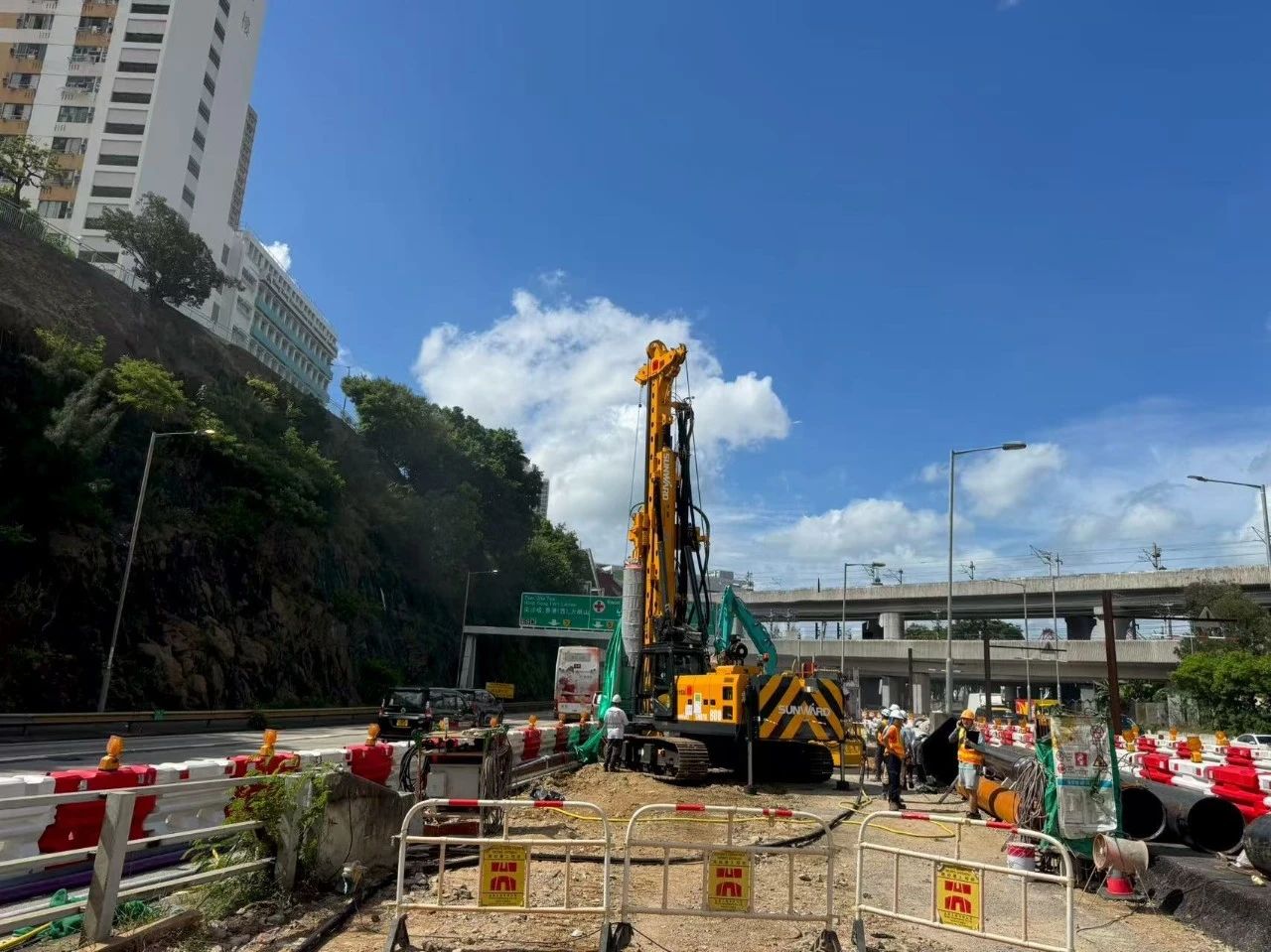 硬核首秀!GA黄金甲智能SWDTH800大直径潜孔锤钻机进击香港市场